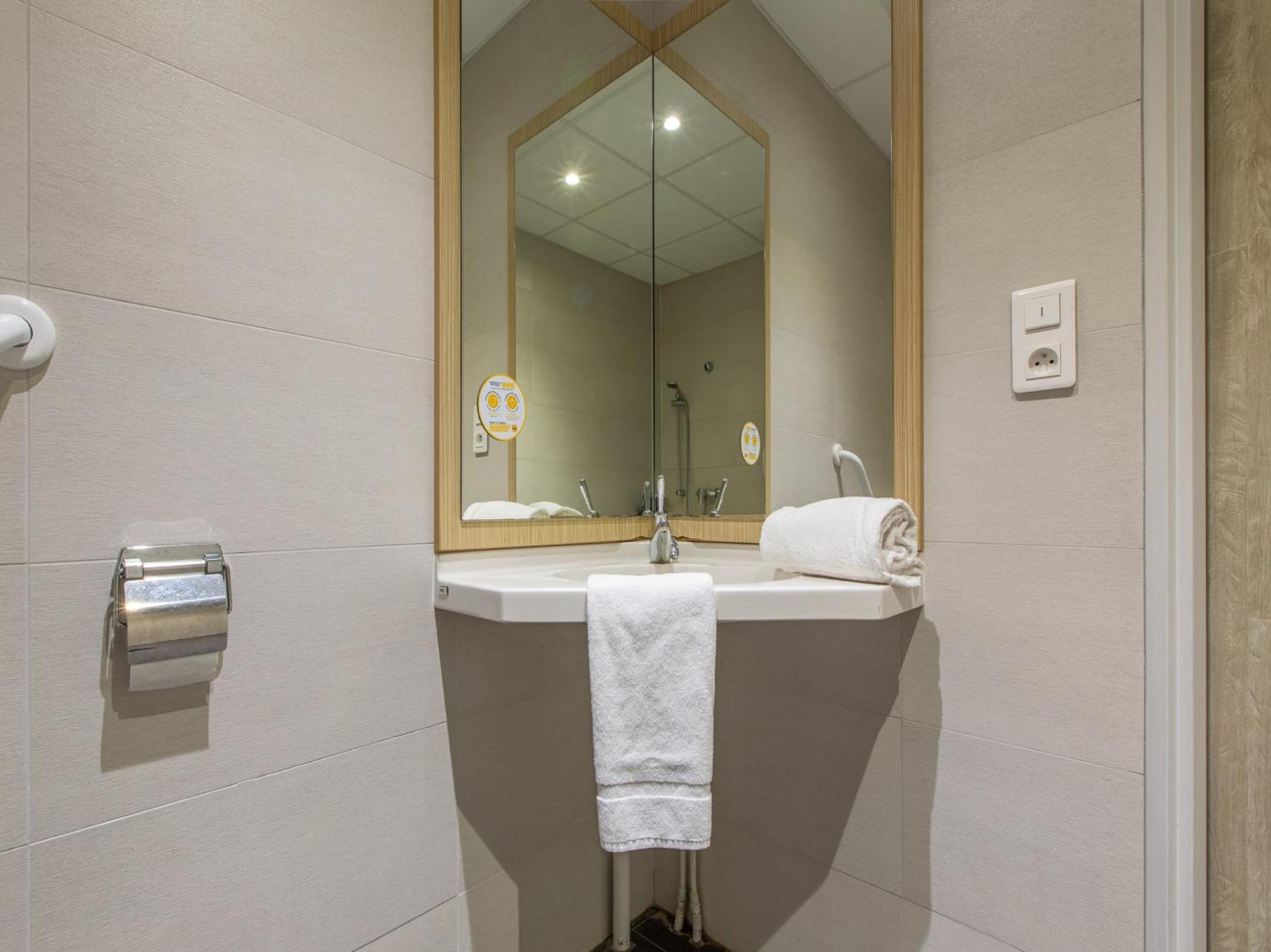 Première Classe Chartres Sud - Hotel 2*