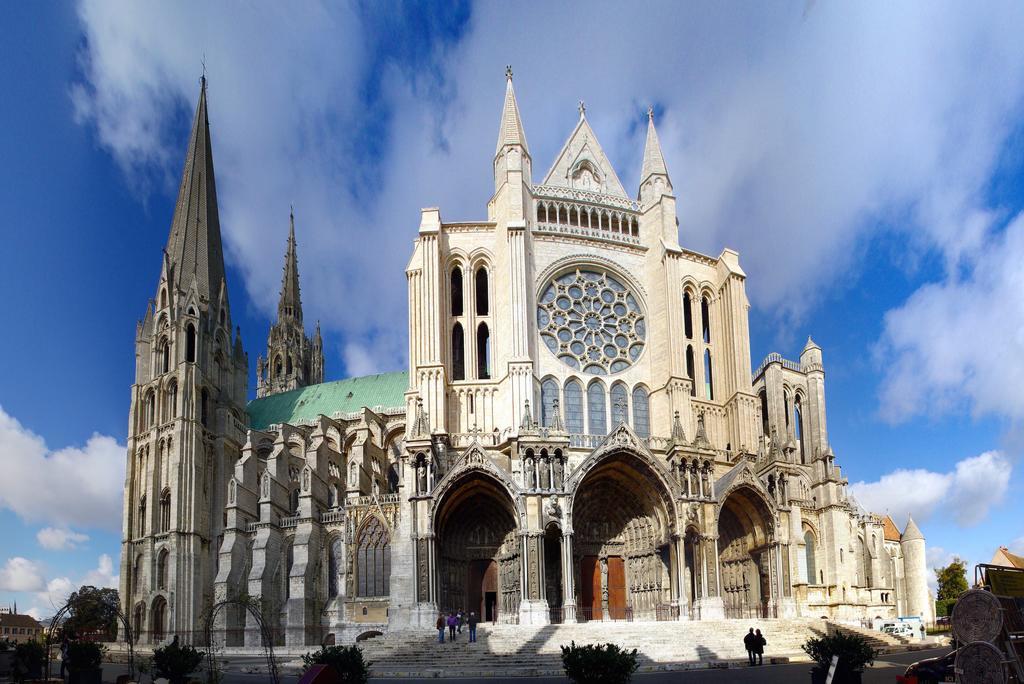 Première Classe Chartres Sud -