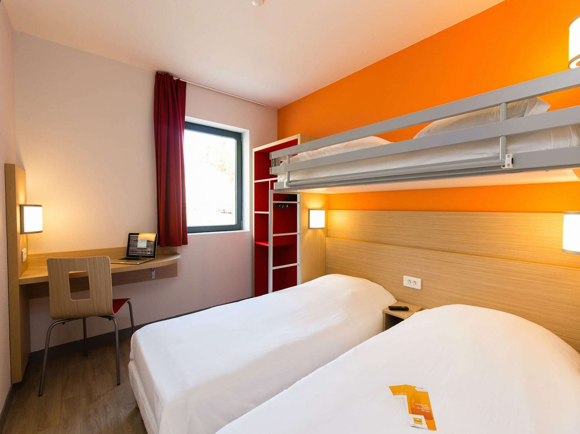 Première Classe Chartres Sud - 2* Barjouville